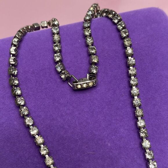 💛 Silver Plated Art Deco Rhinestone Drop Necklace - Picture 4 of 6